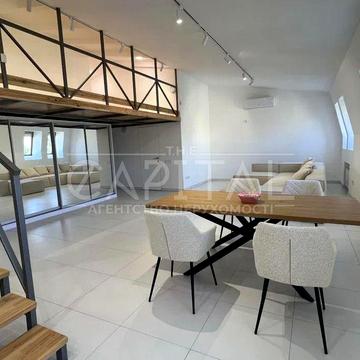 Оренда видової квартири в центрі Подолу, Київ