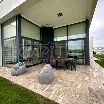 Вишнева вул.