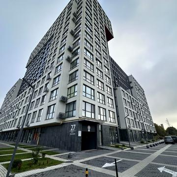 Академіка Ігора Юхновського, 27