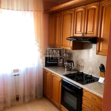 Червоної Калини просп. (Володимира Маяковського), 12