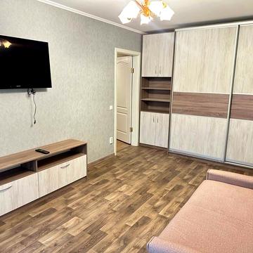 Гвардійців-Широнінців вул., 14