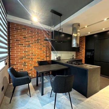 Сучасна 2-кімнатна квартира з дизайнерським ремонтом у Львові 85 м²