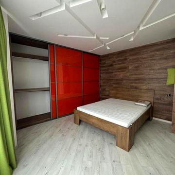 Сучасна 2-кімнатна квартира з дизайнерським ремонтом у Львові 85 м²