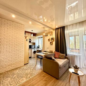 Пластова вул. (Івана Сергієнка), 13