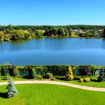 Приозерна, 7