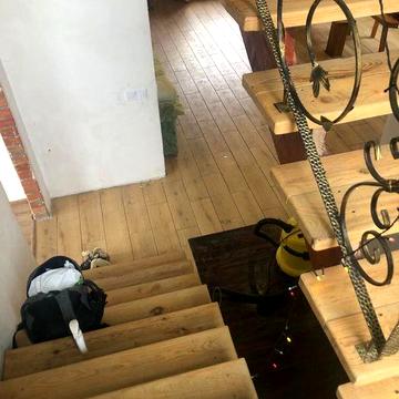 Здається  будинок