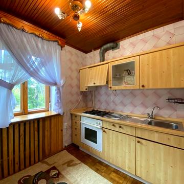 Краснова вул., 14