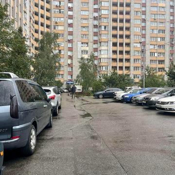 Простора 1к вартира, Алматинська, 39а