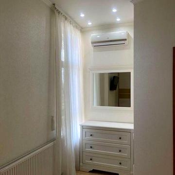 Власник 2-кімнатна студія з дизайнерським ремонтом у ЖК "Елегант"