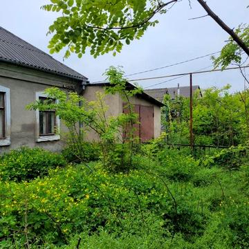 Усатово дом на фасадном участке граница ,с городом.