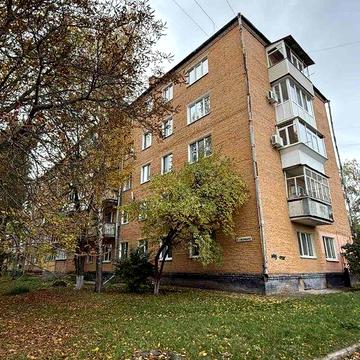 Продаж 2-х кімнатна район базару