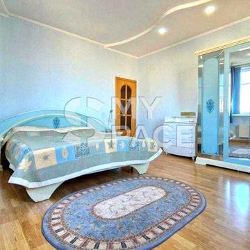 ГАРНИЙ ТОРГ Вул. Богдана Хмельницкого  4К 155м  Терміново