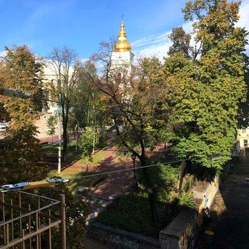 Без %. Майдан Незалежності Хрещатик.3к. кв-ра (60м2), Михайлівська 21.