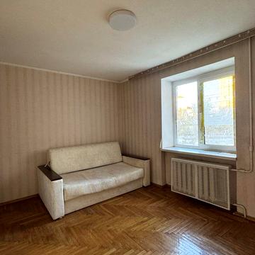 Продам 2к. квартиру в Соломянському районі, по вул. Радченка, 12.