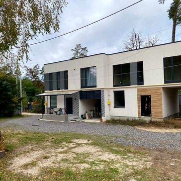 Таун по низу ринка в районі Центрального парку,під чистову!