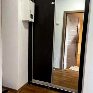 Академіка Доброхотова вул., 7
