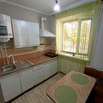 Терміново продаю 2-кімнатну квартиру. В районі АТБ.СЕРТИФІКАТ