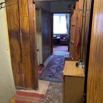 Продам трикімнатну квартиру, район Комарова.