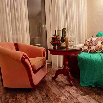 Сдвм 2-ком ( раздельную) квартиру в сталинке. Центр, район Музкомедии.