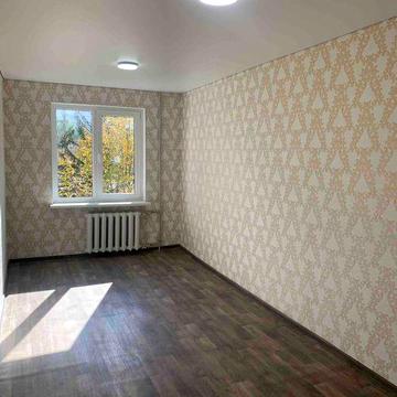 Продам двухкомнатную квартиру на Карбышева.