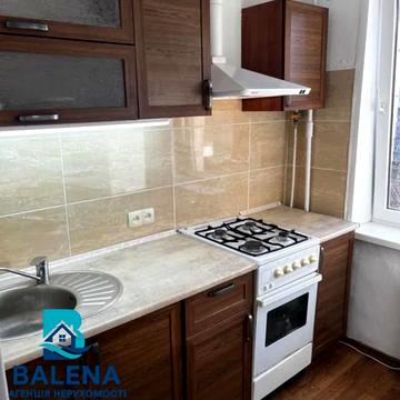 Академіка Доброхотова вул., 7