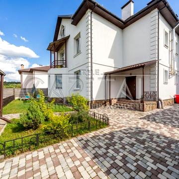 паризька, 66