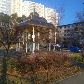 Продажа 2 кв. 47м. Ул. А. Навои 67. Парк. Озера. 20 минут ходьбы метро