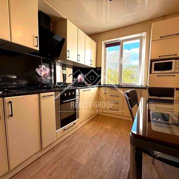 Продаж 3к квартири в Саксаганському районі (мкр. Гірницький)