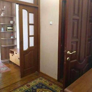 Продам 2 квартиру возле метро Холодная Гора с ремонтом