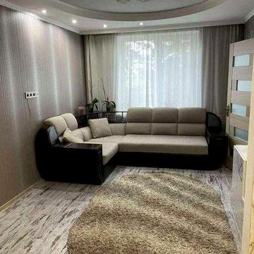 Продам 3 комнатную квартиру с капремонтом, метро "Студенческая".