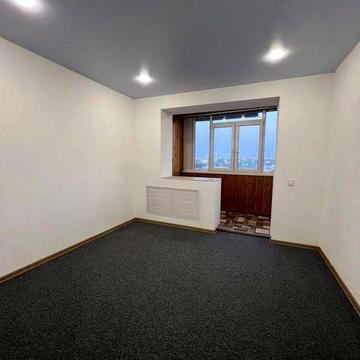 4-кімнатна квартира в Центрі, поруч метро