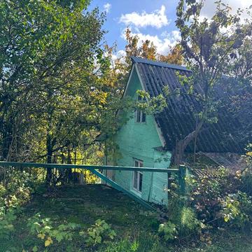 Дача на Цецино неподалік зупинки з заїздом для авто