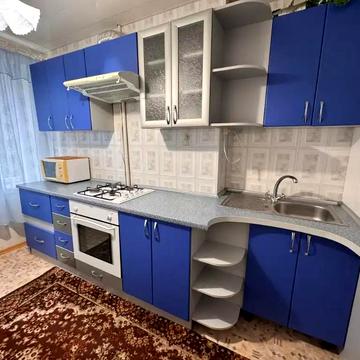 Набережна Перемоги вул., 98