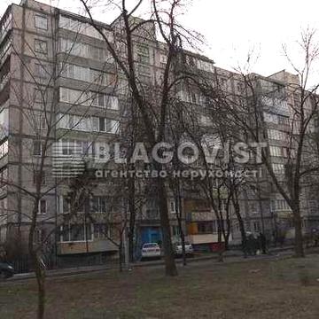 продаж 2 к кв Русанівка під ремонт