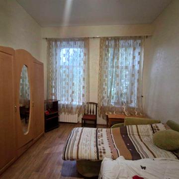 Центр  Сдам двухкомнатную квартирусхозяйкой