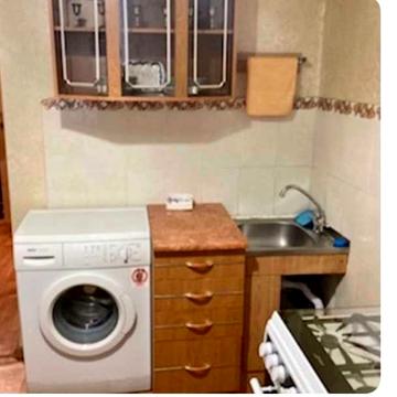 Продам 1 комнатную квартиру метро Героев Труда