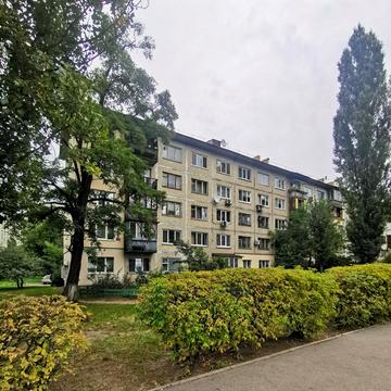 Празька вул., 21