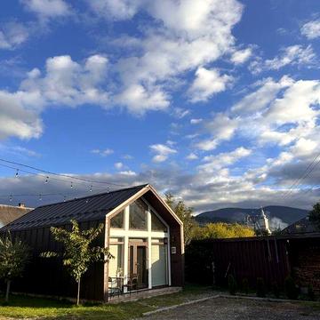Продається новий сучасник будинок в Карпатах в стилі Barn house