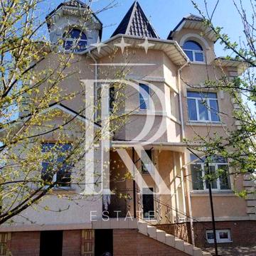 Стеценка вул., 30