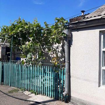 парк Народний (Петровського), квартира на землі-частина будинку