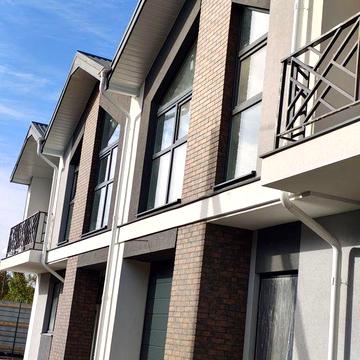 Дуплекс на здачі з великою ділянкою !