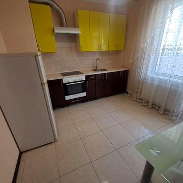 Сдам ЖК Радужный 20 одно комнатную квартиру