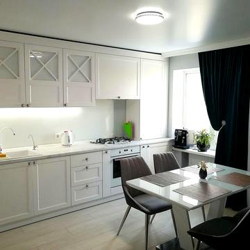 Квартира 4 кімнатна  в центрі, р-н "Сільпо" з меблями та технікою.