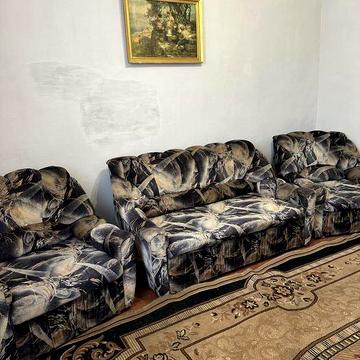 Продам двокімнатну квартиру в центрі міста