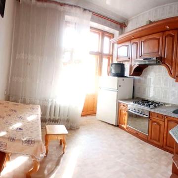 Сдам большую квартиру у метро.