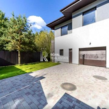 Садова вул., 5