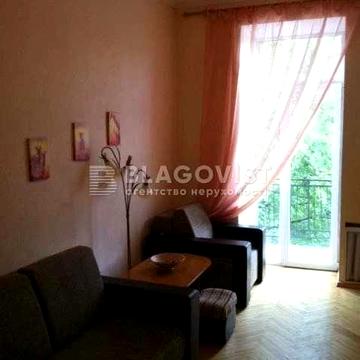 Продаж 2-к квартири 53 м.кв., високі стелі. Чикаленка (Пушкінська), 39