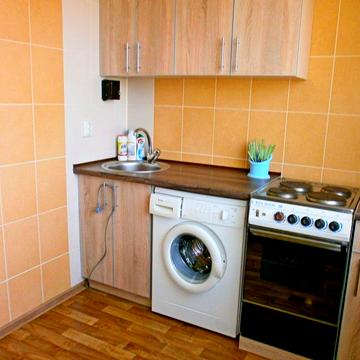 Сдам СВОЮ 1 ком кв с кап ремонтом у м. Героев труда. 5600 гр + свет.