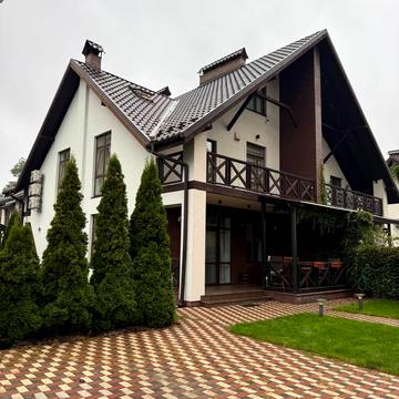 Варшавська вул.