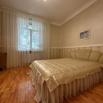 Здається 2 кімнатна квартира, вул. С.Єфремова,2 , центр